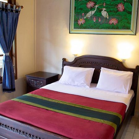 Flamboyan Hotel Kuta  Exterior photo