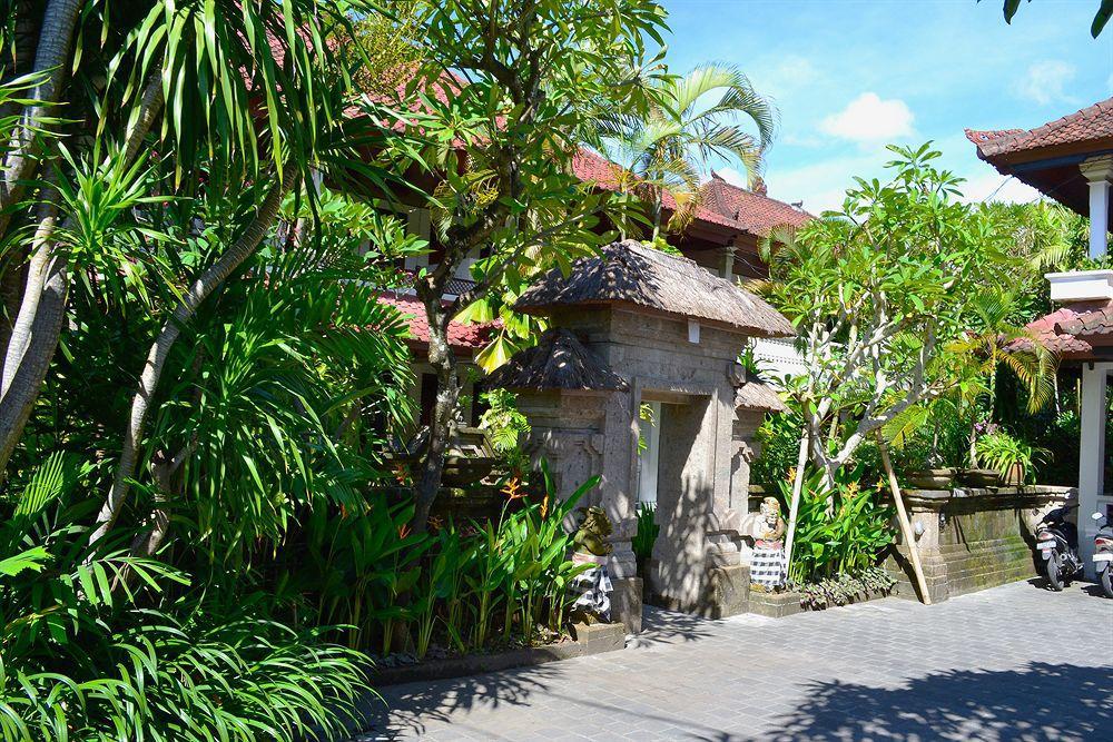Flamboyan Hotel Kuta  Exterior photo