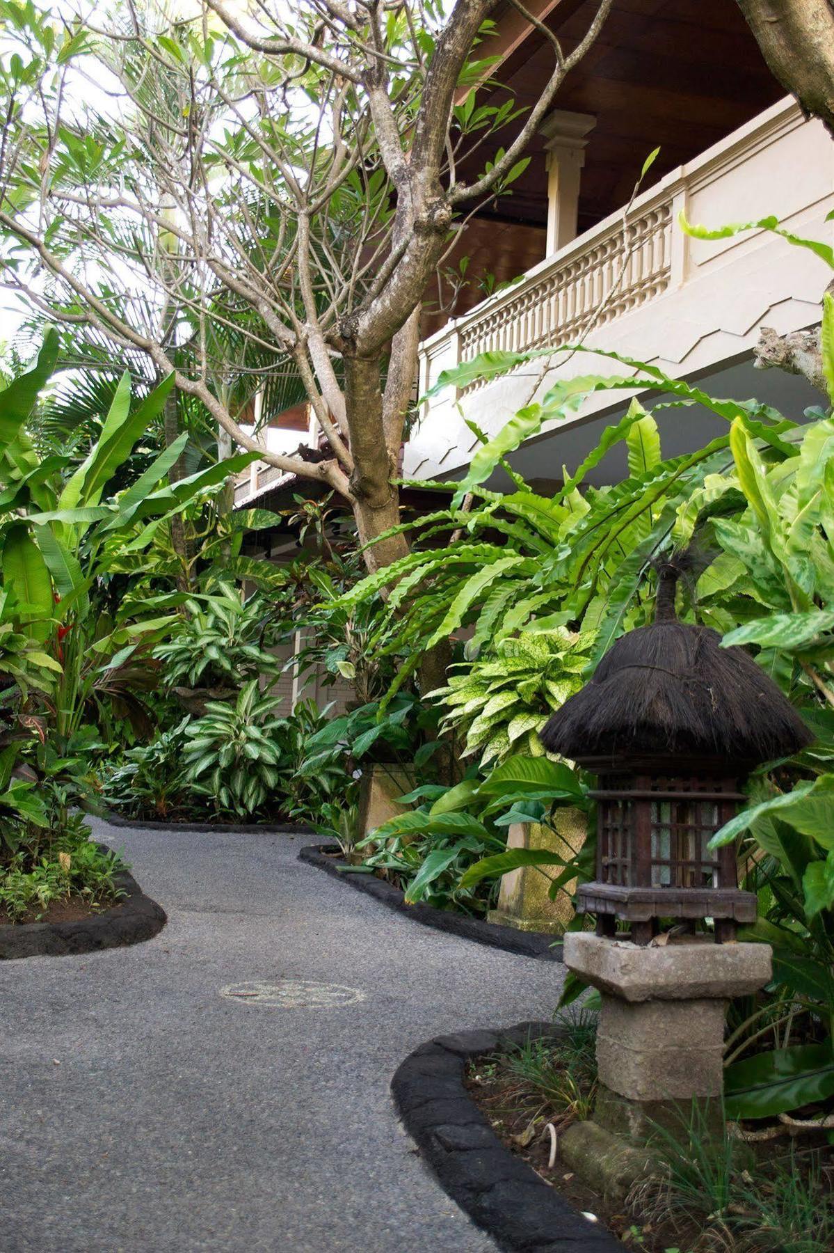 Flamboyan Hotel Kuta  Exterior photo